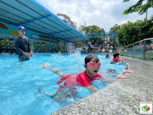 Thực hiện tốt quy định quản lý bể bơi giúp khách bơi yên tâm hơn và an toàn hơn